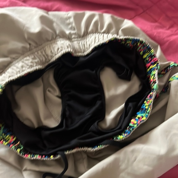 Like new Nike Dri fit running shorts size Medium light grey with neon edging - Picture 3 of 5